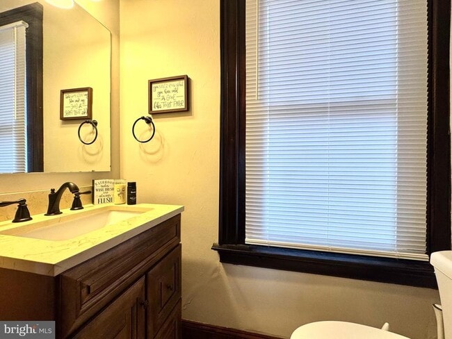 Building Photo - 425 Juniper St