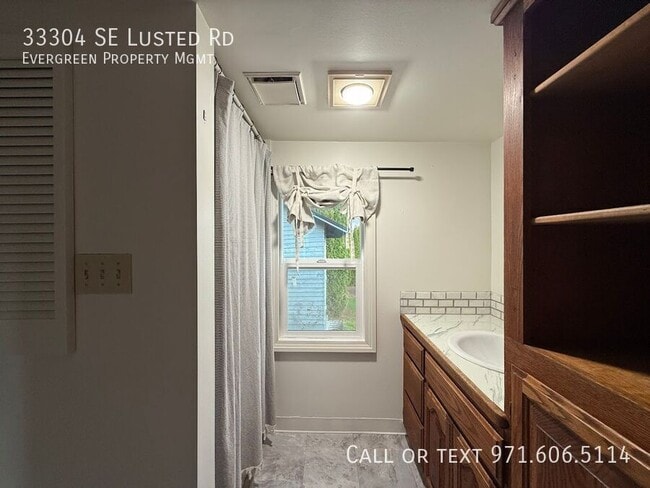 Building Photo - 33304 SE Lusted Rd