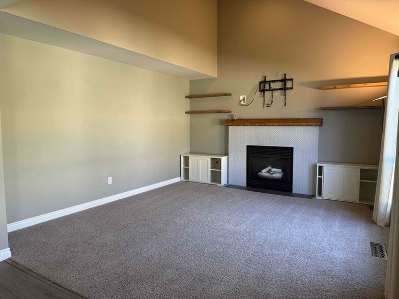 Building Photo - 17412 SE 28th St