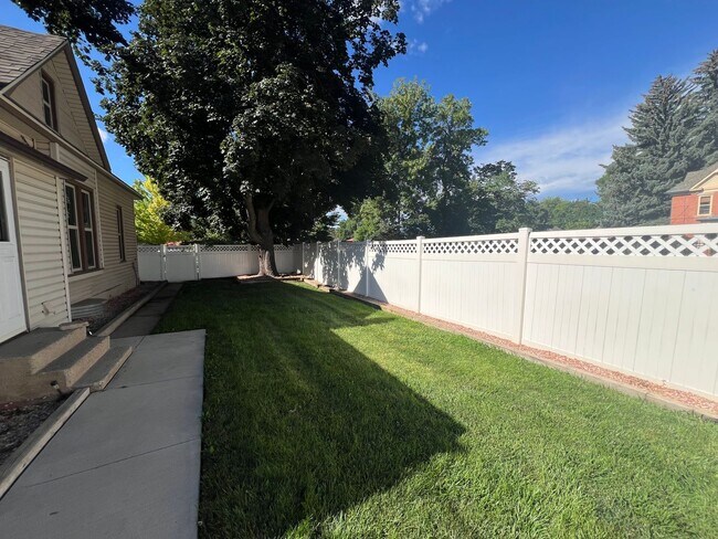 Building Photo - Historic Home Close to Downtown Loveland!