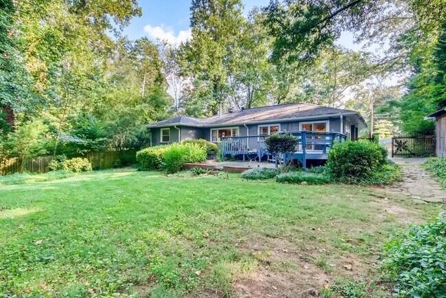 Building Photo - 2050 Sylvania Dr