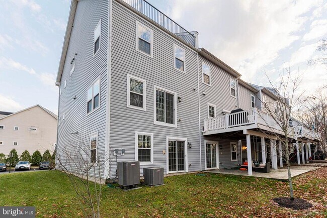 Building Photo - 3679 Duckhorn Way