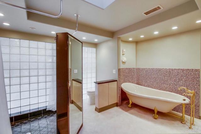 Building Photo - 1402 Rancho Serena