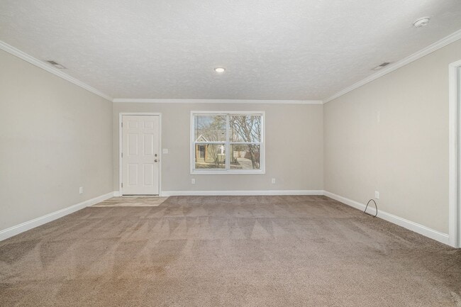 Building Photo - Available to Show