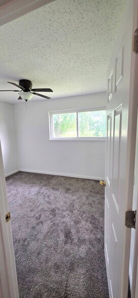 Building Photo - 10772 Tropic Dr