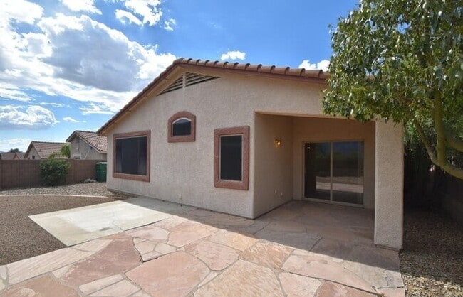 Building Photo - 3 Bedroom, 2 Bathroom Home with Amazing Views