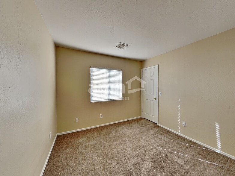 Building Photo - 22653 W Mesquite Dr