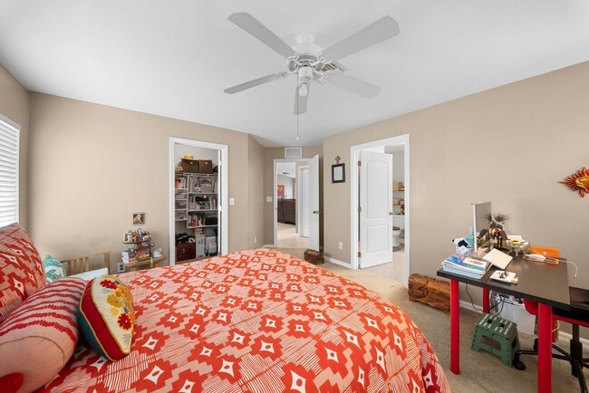 Building Photo - Beautiful 3 bedrooms 2 bathrooms single family home in Lehigh Acres