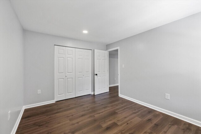 Building Photo - Gorgeous 5 Bed 3.5 Bathroom in Stafford, VA