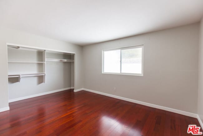 Building Photo - 2418 Graham Ave