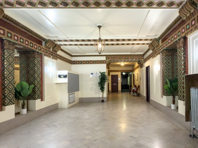 Building Photo - 420 Ellis St