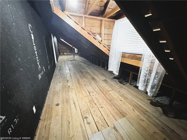 Building Photo - 2100 S 70th St
