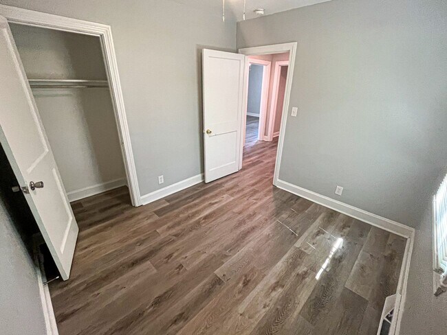 Building Photo - Charming bungalow 2 Bedrooms, 1 Bathroom in Winston Salem