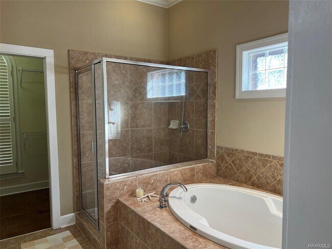 Building Photo - 2230 Wyndgate Dr