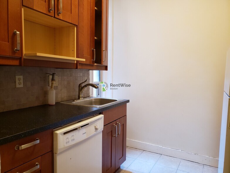 Building Photo - 25 Queensberry St