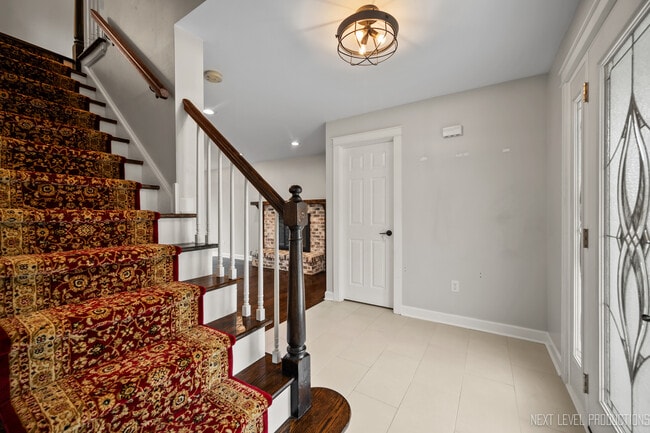 Building Photo - 413 Cheever Ave