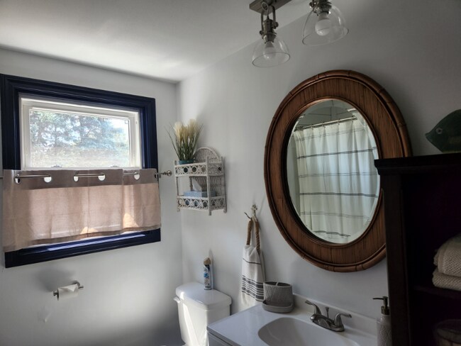 Building Photo - 431 Winnacunnet Rd