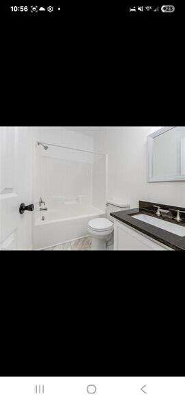 Building Photo - 610 Bingham St