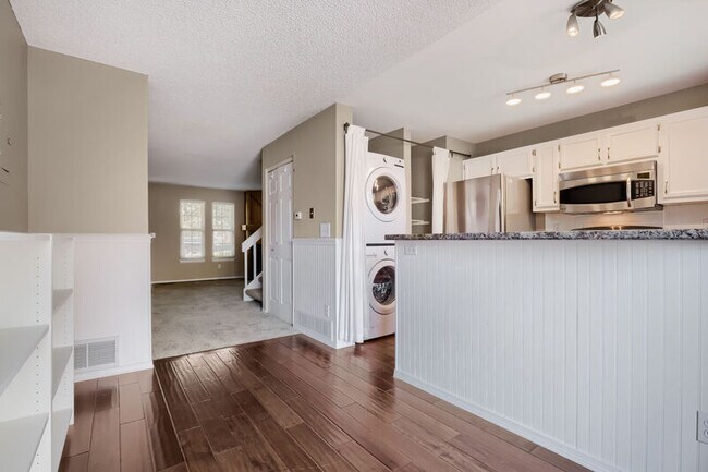 Building Photo - 6749 Mountain Top Ln