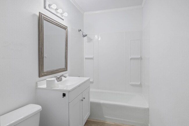 Building Photo - 3107 Admiral King St