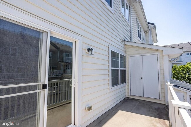 Building Photo - 13538 Waterford Hills Blvd