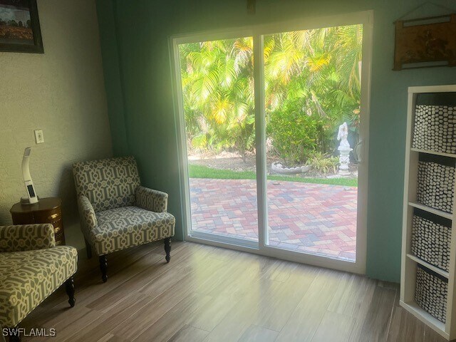 Building Photo - 391 Pindo Palm Dr