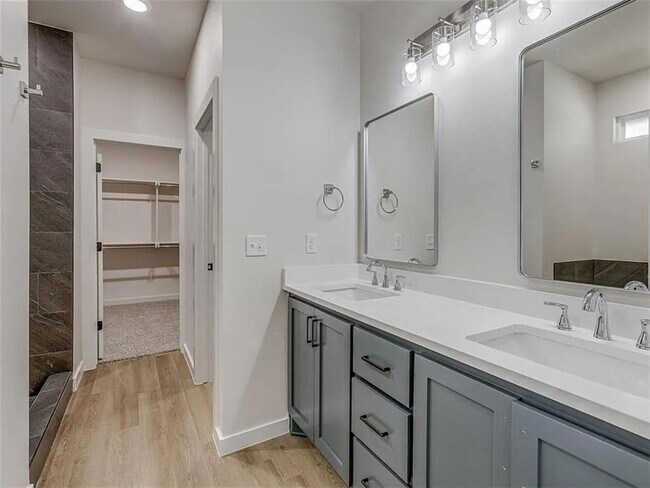 Building Photo - 8305 NW 163rd Ter