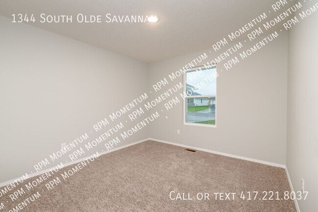 Building Photo - 1344 S Olde Savannah Ave