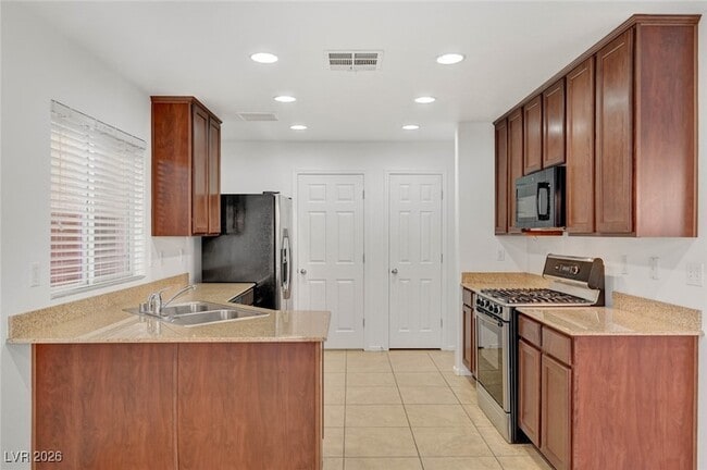 Building Photo - 9947 Corbridge St