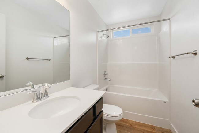 Building Photo - Now Leasing: 4-Bed, 2.5-Bath Home in Viney...