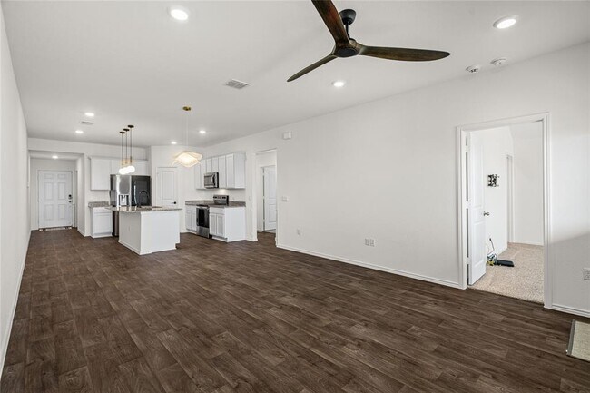 Building Photo - 15004 Welsh Cob Rd