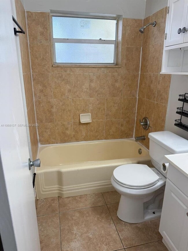 Building Photo - 3031 NE 21st Terrace