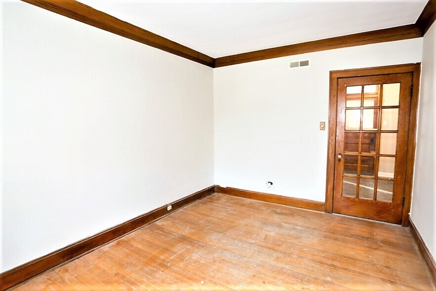 Building Photo - 3844 N Bernard St