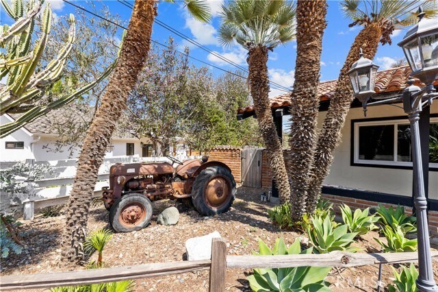Building Photo - 29612 Spotted Bull Ln