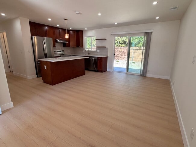 Building Photo - 10121 Craft Dr