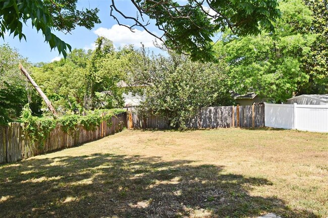 Building Photo - 1242 Ravida Woods Dr