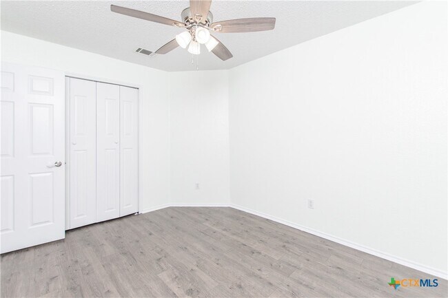 Building Photo - 1802 Lava Ln