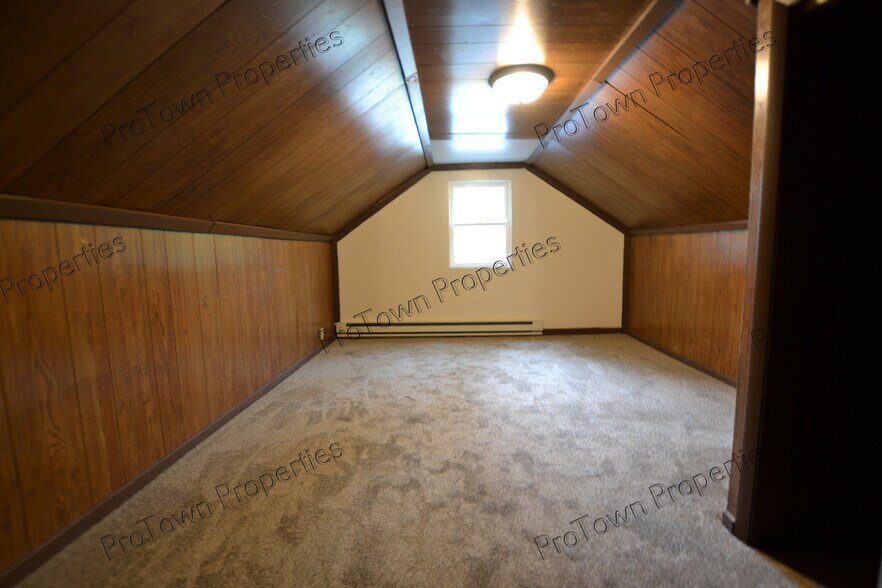 Building Photo - 211 Doris Ave