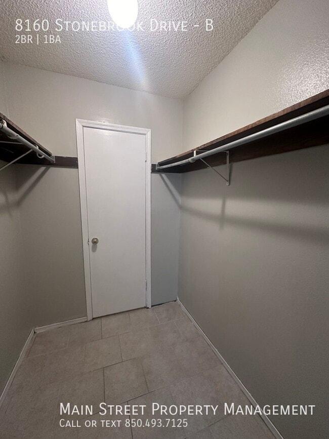 Building Photo - 8160 Stonebrook Drive #B