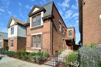 Building Photo - 517 E 2nd St