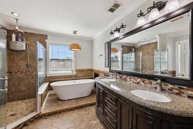 Building Photo - 4920 Hook Hollow Cir