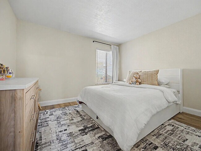 Building Photo - 2125 Northwood Cir