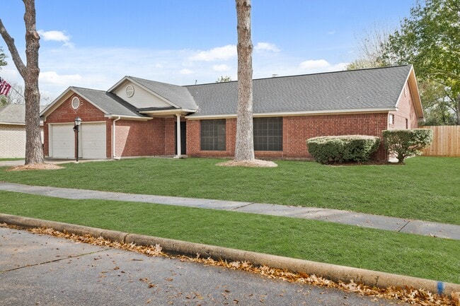 Building Photo - 7010 Pembrough Ln