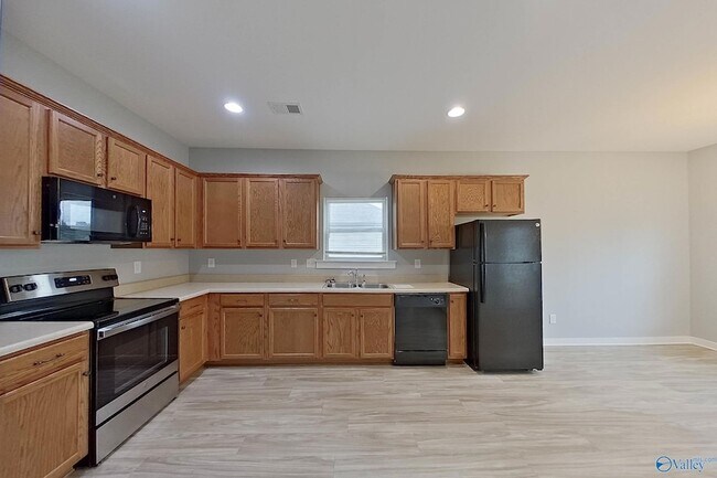 Building Photo - 45 HAWK LN