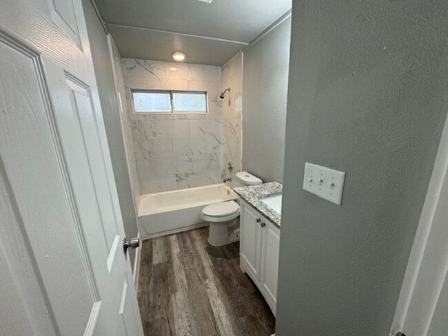 Building Photo - Move in June 10th 2025!! Beautiful  3 bedr...