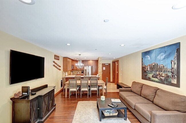 Building Photo - Fully Remodeled 1BD + Private Bunk Room | 2BA | Aspen Creek – $3,100/Month