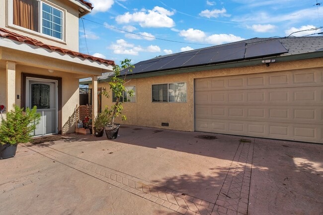 Building Photo - 5246 N Gareloch Ave