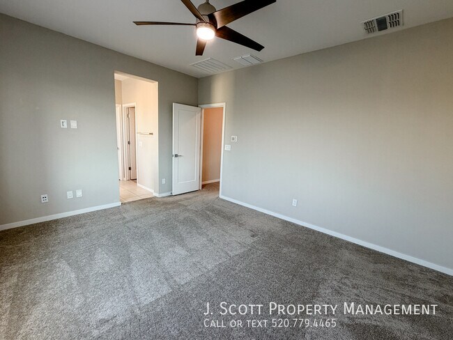 Building Photo - 4604 S Park Grove St