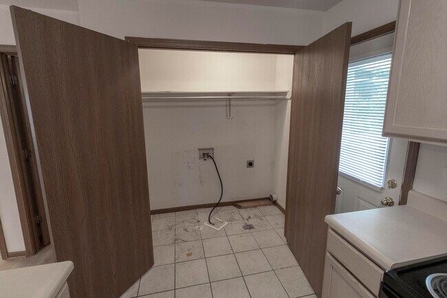 Building Photo - 1627 Bold Ruler Ct