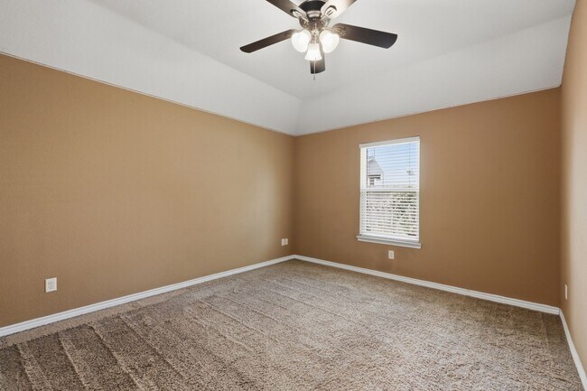 Building Photo - Spacious 3/2 Available for Lease in Bryan/College Station